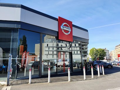 Le Village NEUBAUER | Saint-Denis, Concessionnaire Automobile à Saint-Denis