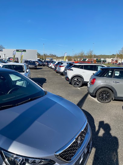 jean lacourthiade, Concessionnaire Automobile à Auch