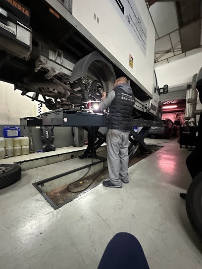 AIRPORT CARROSSERIE Fiat, Concessionnaire Automobile au Thillay