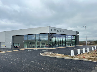 Centre Tesla - Amiens, Concessionnaire Automobile à Longueau