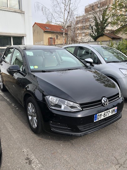 A M C AUTOMOBILES, Concessionnaire Automobile à Nanterre