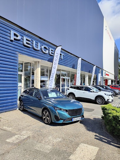 PEUGEOT STELLANTIS &YOU PARIS LA DEFENSE, Concessionnaire Automobile à La Garenne-Colombes