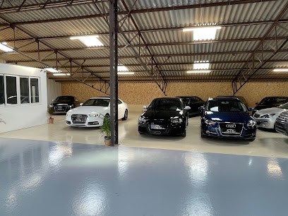 Pin's Car, Concessionnaire Automobile à Grandvilliers