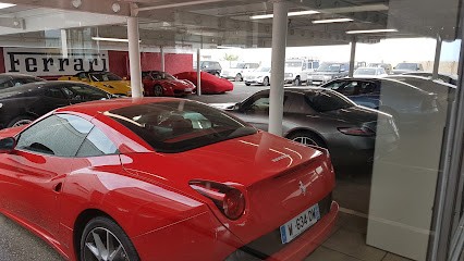 Jaguar At STEWART & ARDERN, Concessionnaire Automobile à Mérignac