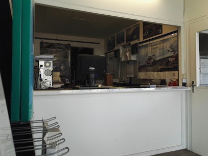 PEUGEOT - BECAMEC, Concessionnaire Automobile à Pineuilh