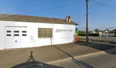 Renault at GARAGE DES GARENNES, Concessionnaire Automobile à Loireauxence