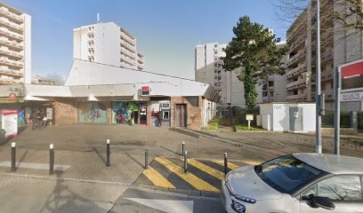 Oumar Traore, Concessionnaire Automobile au Mée-sur-Seine