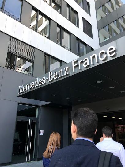 Siège Mercedes-Benz, Concessionnaire Automobile à Montigny-le-Bretonneux