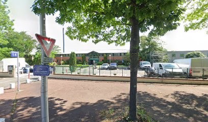 Price Maker SAS, Concessionnaire Automobile à Évry