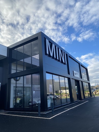 MINI Store Ouest Motors - Trégueux, Concessionnaire Automobile à Trégueux