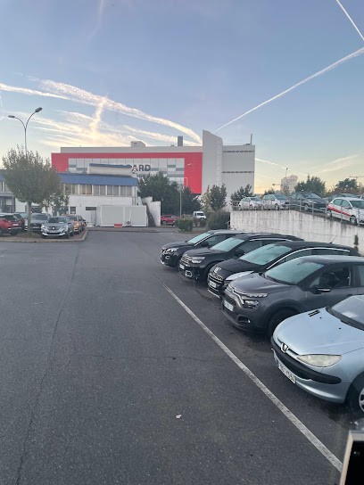 PSA RETAIL BUSINESS, Concessionnaire Automobile à Nanterre