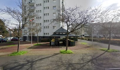 Malungidi Kiama, Concessionnaire Automobile à Melun