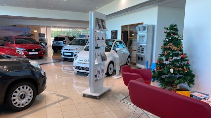 La Scala Automobiles Saintes: Fiat, Alfa Romeo, Abarth, Fiat Professional & Dodge RAM, Concessionnaire Automobile à Saint-Georges-des-Coteaux