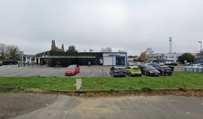 Ford At AUTOMOBILES JUSTEAU, Concessionnaire Automobile à La Chapelle-sur-Erdre