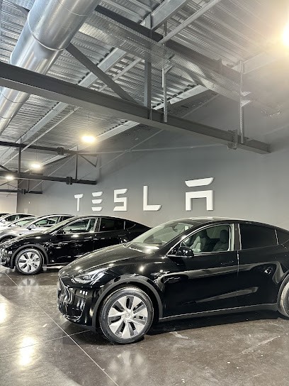 Centre De Livraison Tesla - Bordeaux, Concessionnaire Automobile à Mérignac