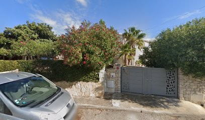 Caroline Llong, Concessionnaire Automobile à La Fare-les-Oliviers