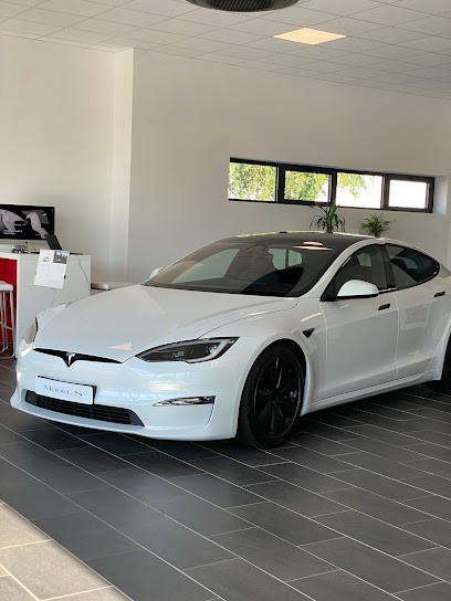 Centre Tesla - Caen, Concessionnaire Automobile à Hérouville-Saint-Clair